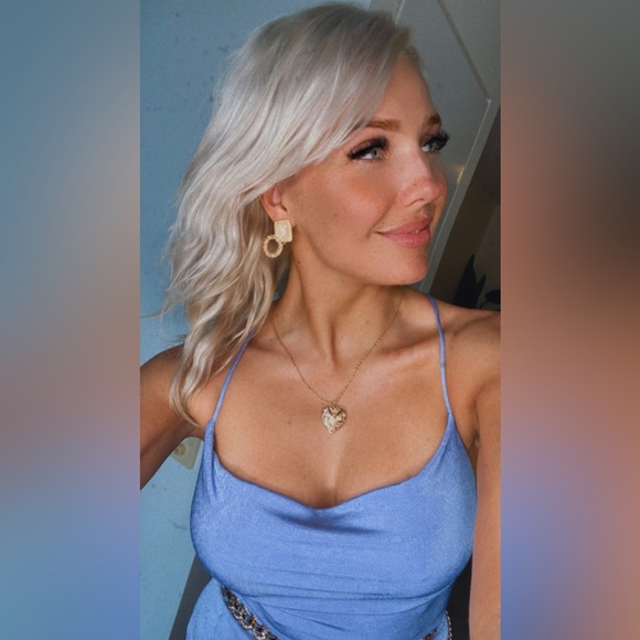 ✨🌈 Gold Square Drop Earrings 🌈✨ - Picture 12 of 14